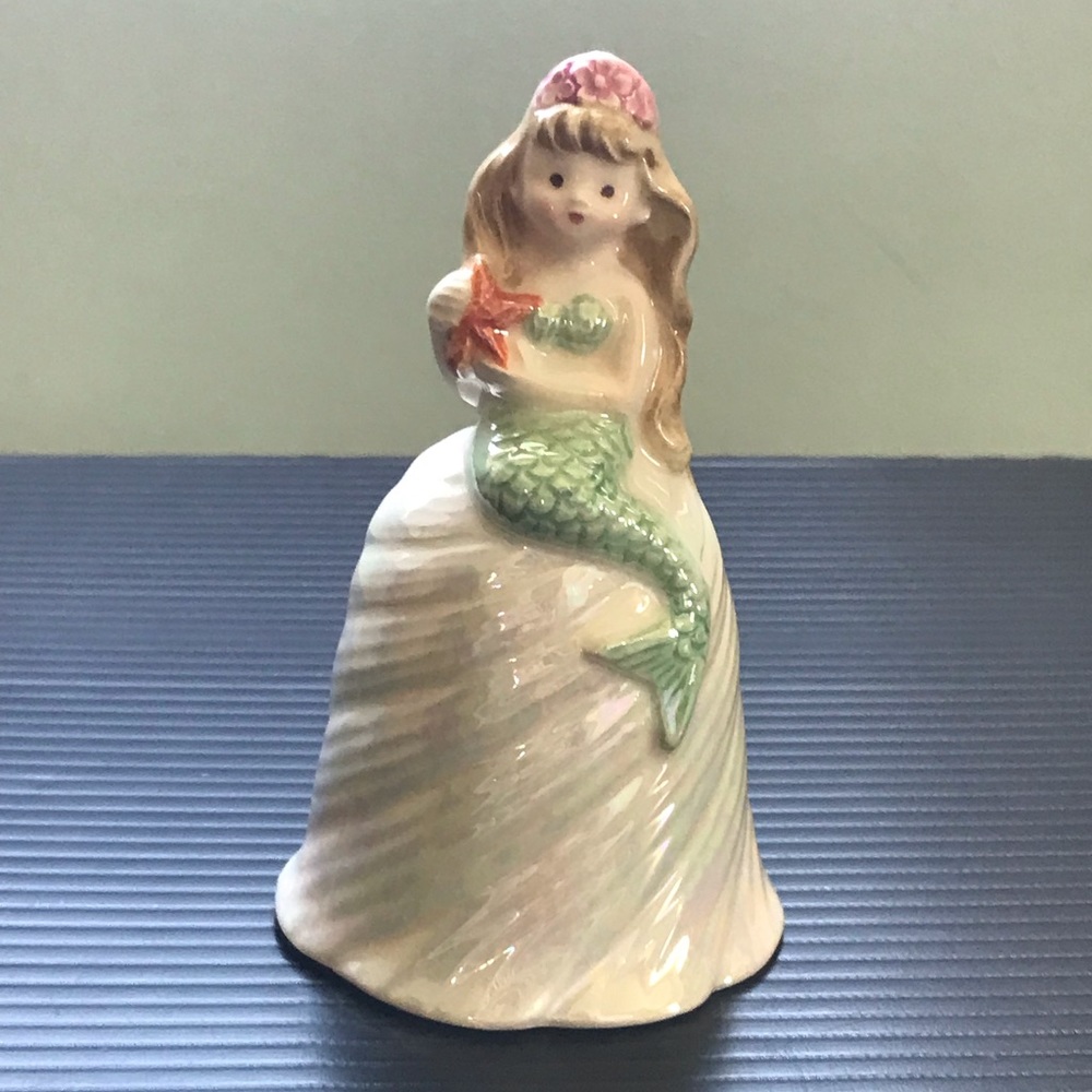 Vintage Mermaid Girl Napco On Top Of Sea Shell Bell Figurine Japan RARE